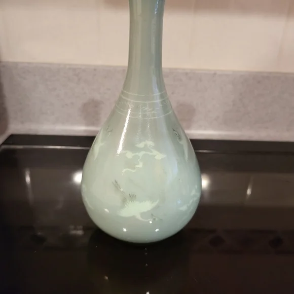 Antique Celadon Korean "Thousand Cranes" 6 1/4" Vase Signed - Picture 2 of 11